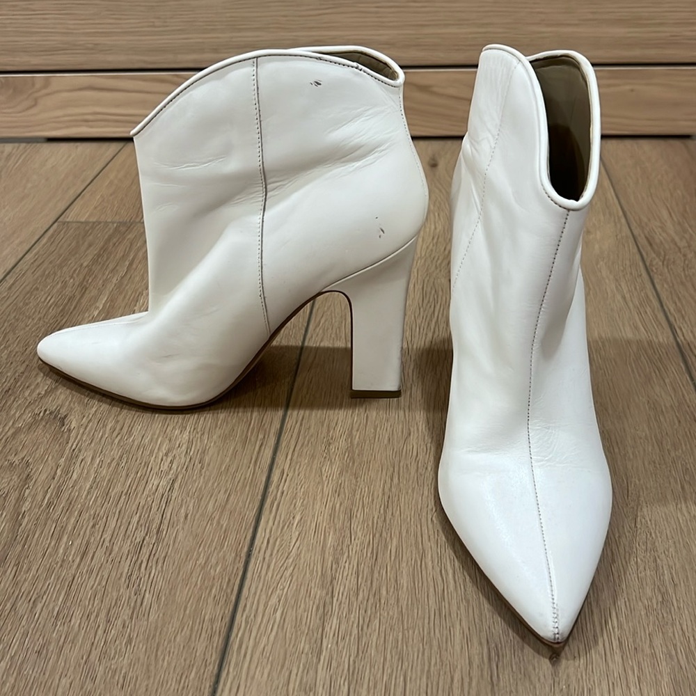 Marc Fisher Booties white